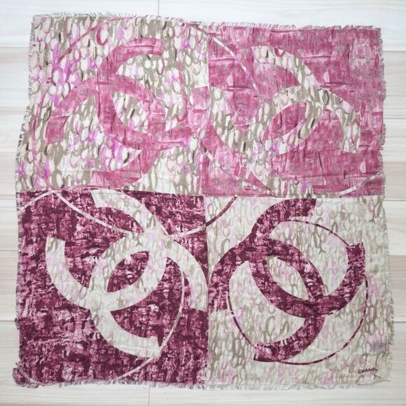 Chanel Scarf - Picture 1 of 7